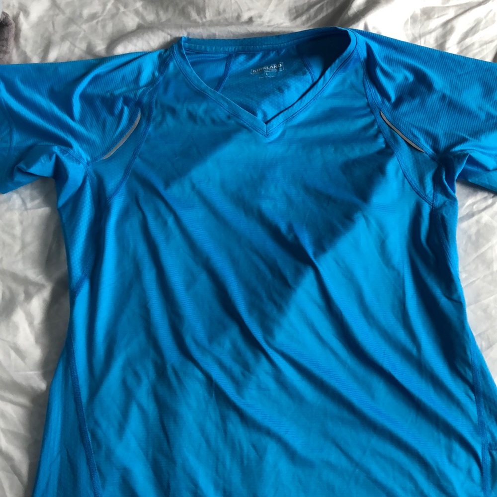 Kirkland work out T